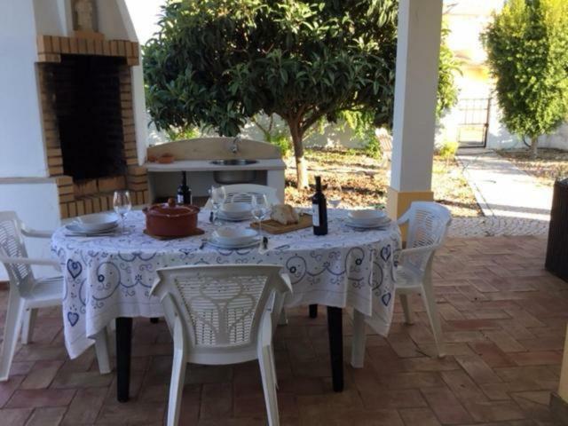 Guest House Alfarrobeiras 阿尔布费拉 外观 照片